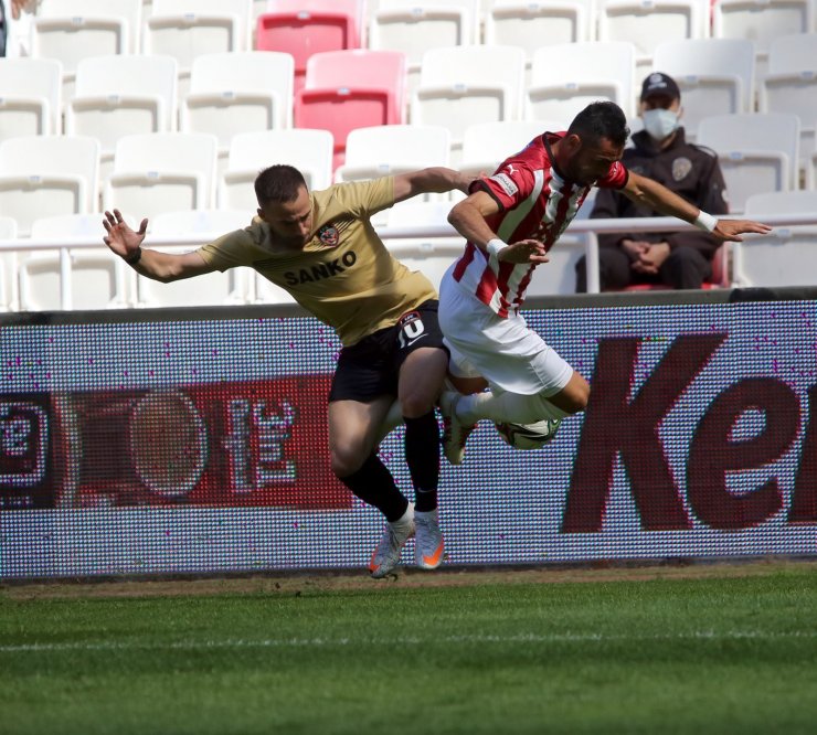 Süper Lig: DG Sivasspor: 0 - Gaziantep FK: 0 (Maç devam ediyor)