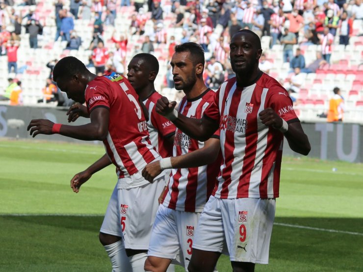 Süper Lig: DG Sivasspor: 1 - Gaziantep FK: 0 (İlk yarı)