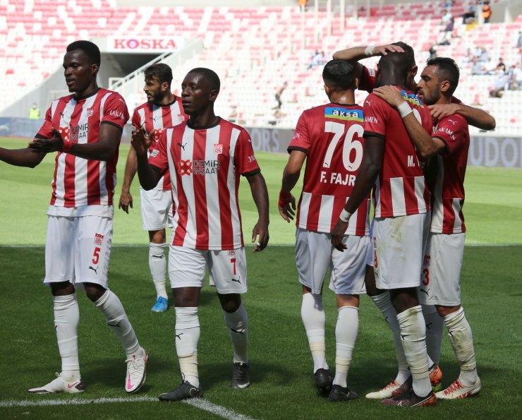 Süper Lig: DG Sivasspor: 1 - Gaziantep FK: 0 (İlk yarı)