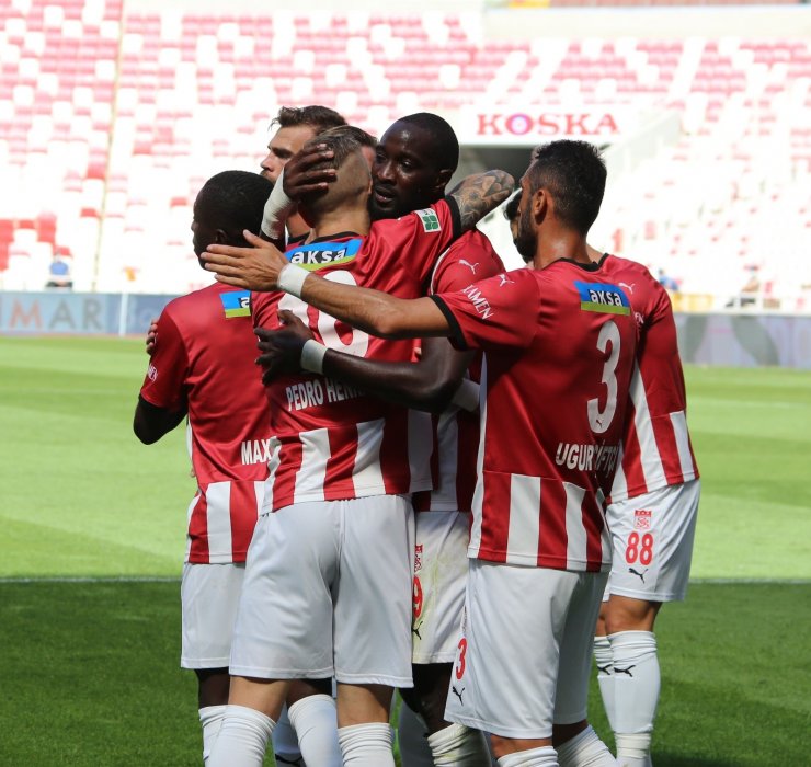 Süper Lig: DG Sivasspor: 1 - Gaziantep FK: 0 (İlk yarı)