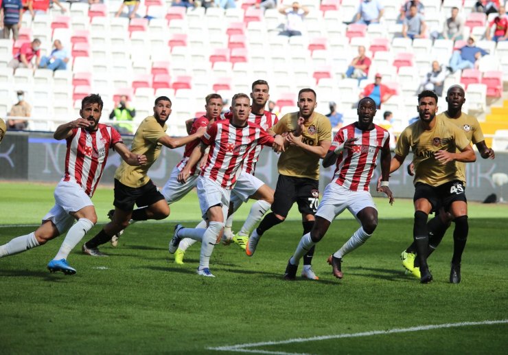 Süper Lig: DG Sivasspor: 1 - Gaziantep FK: 0 (İlk yarı)