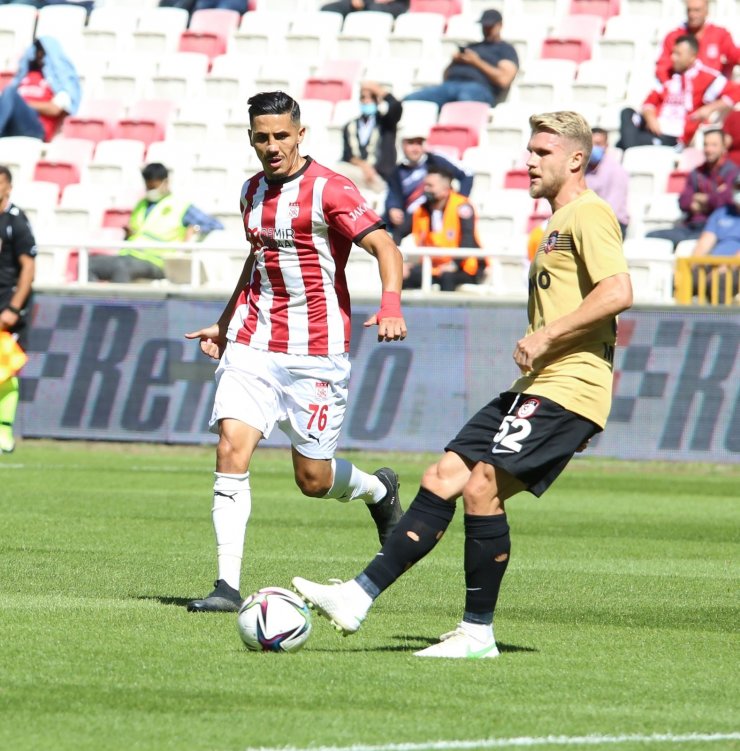 Süper Lig: DG Sivasspor: 1 - Gaziantep FK: 0 (İlk yarı)