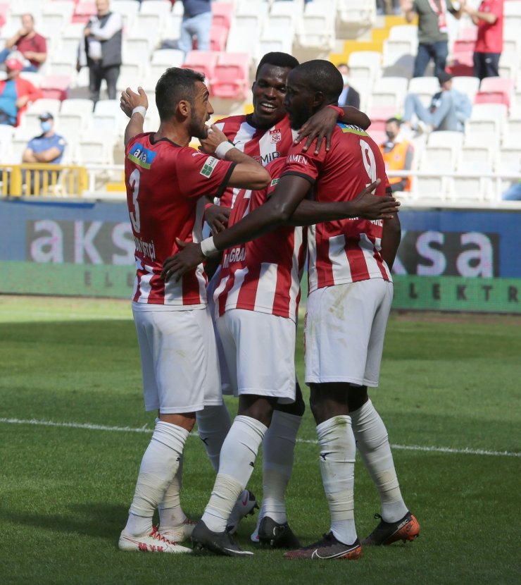 Süper Lig: DG Sivasspor: 1 - Gaziantep FK: 0 (İlk yarı)