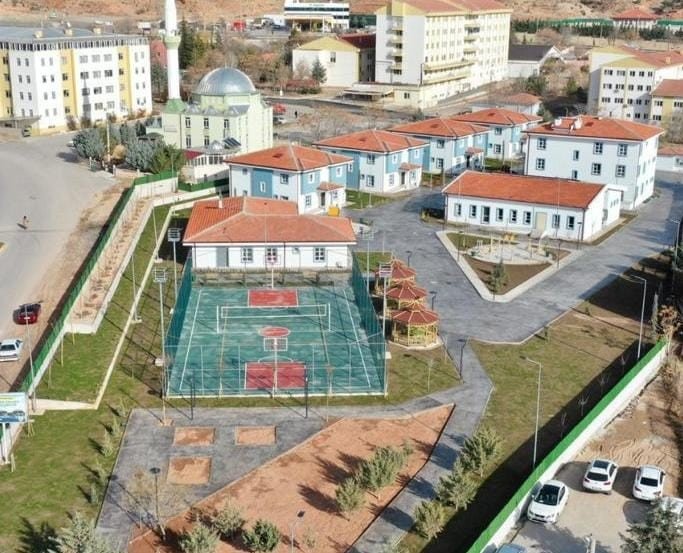 Aksaray’da sevgi evleri protokolle teslim edildi