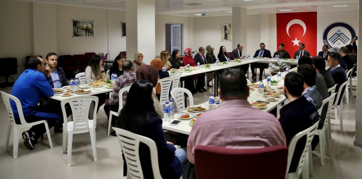 Rektör Çiftçi’den ÇAKÜ’nün SKS personeline tebrik ziyareti