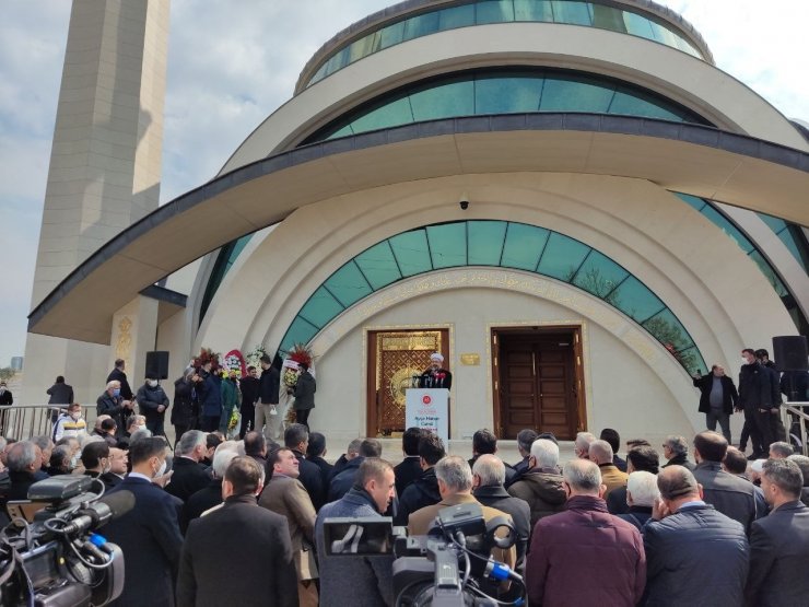 Diyanet İşleri Başkanı Erbaş: “Elhamdülillah ülkemizde 90 bin camide minareler yükselmektedir”