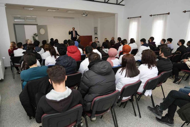 Saraç, öğrencilere iş hayatına ilişkin önemli bilgiler verdi