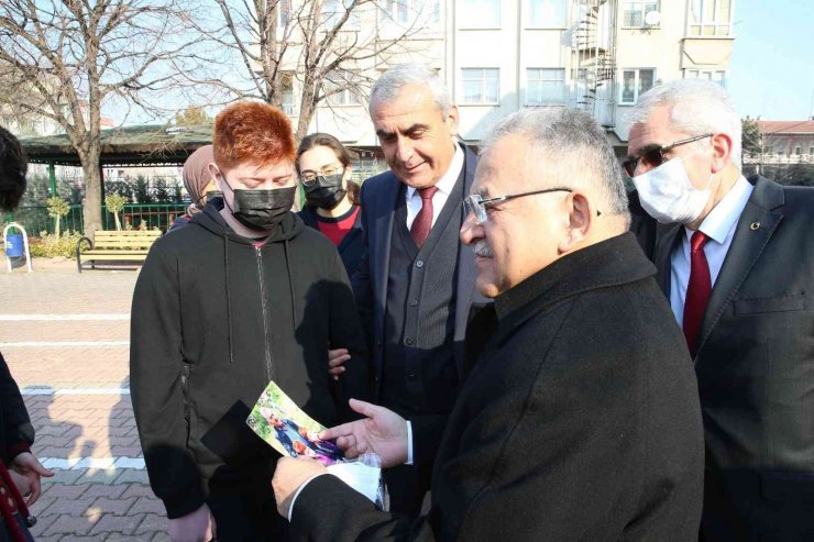 Başkan Büyükkılıç’a Kariyer Günleri’nde fotoğraf sürprizi