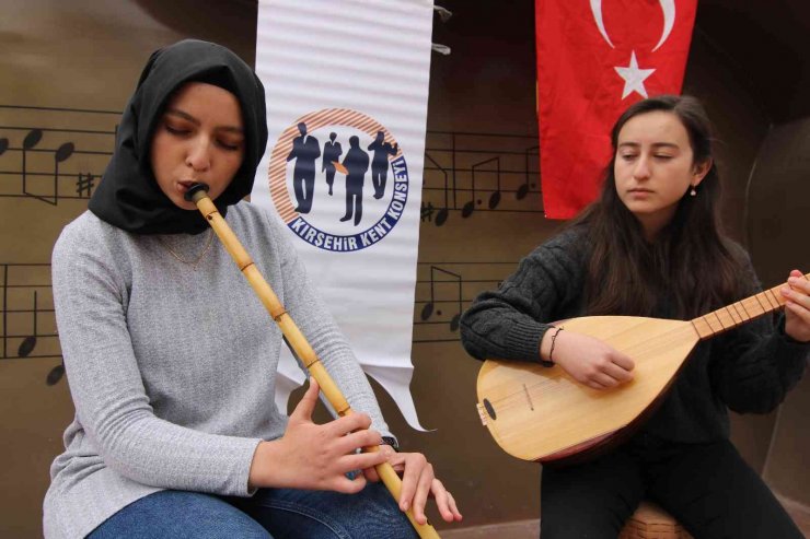 Bağımlılığa karşı müzikle farkındalık oluşturdular