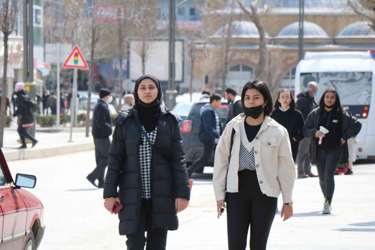 Kırşehir’de maske kullanım hassasiyeti sürüyor