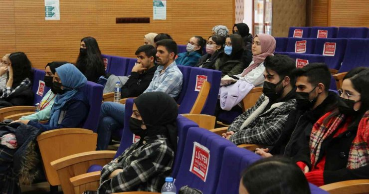 NEVÜ’de Yaşayan Örnekleriyle İlkokul Öğretmenliği konuşuldu