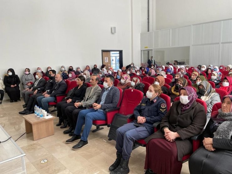 Acıgöl’de ’Kadına Yönelik Şiddetle Mücadele’ semineri düzenlendi