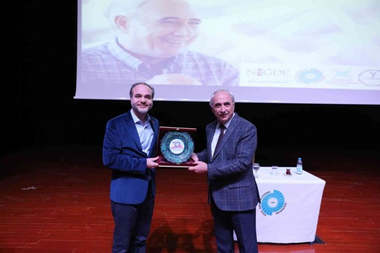 Nurullah Genç ile ’Başarı Bedel İster’ konferansı yapıldı