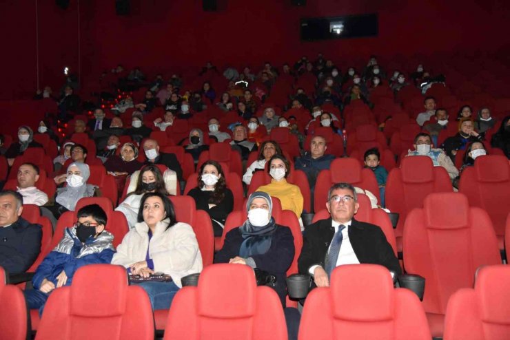 OGM tarafından hazırlanan belgesel sinema filmi öğrencilerle buluştu