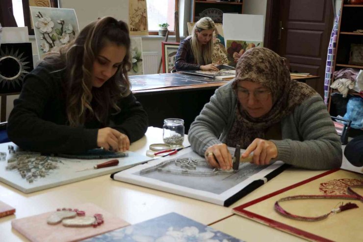 Osmanlı sanatı ‘filografi’ Yozgatlı kadınların ellerinde yeniden hayat buluyor