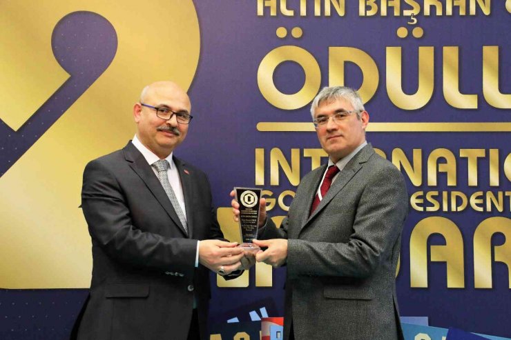 İHA’ya “Altın Basın Ödülü”