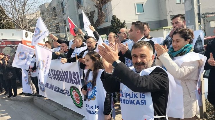 Öz İplik İş Sendikası Bursa’daki işçiler için eylem yaptı