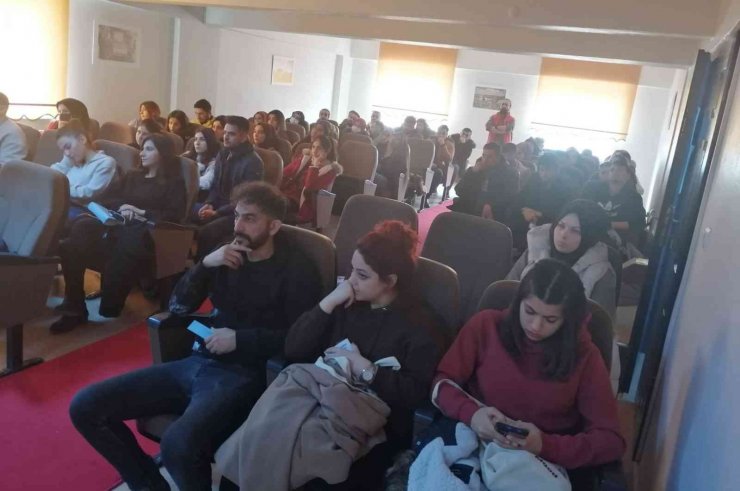 Avanos Güzel Sanatlar MYO Öğrencilerine ’Gençlik ve Güvenli Gelecek’ eğitimi verildi