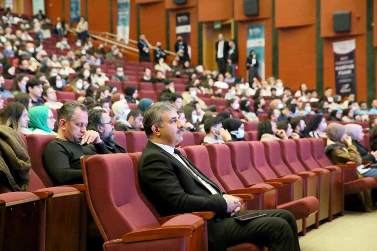 40 bin öğrencinin ziyaret ettiği Batı Karadeniz Kariyer Fuarı’nda ÇAKÜ’ye büyük ilgi