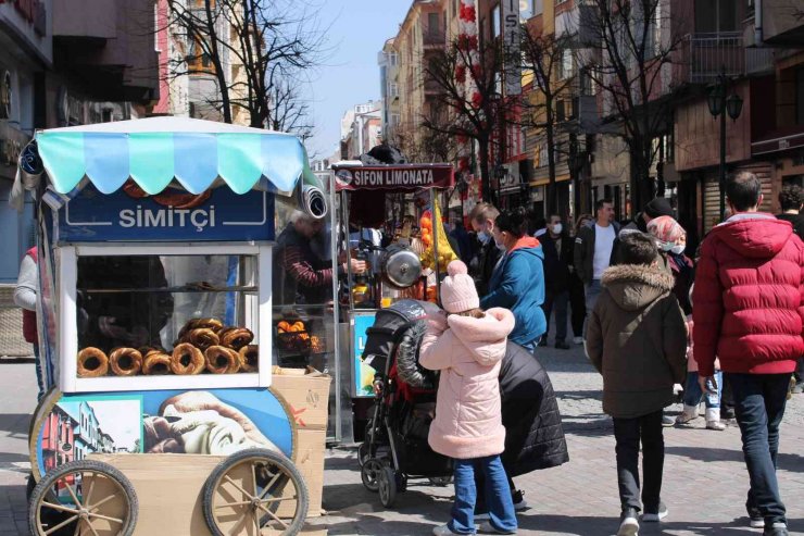 Güneşli havayı fırsat bilen Eskişehirliler kendini dışarı attı