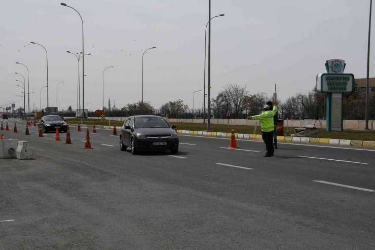 Aksaray’da helikopter destekli trafik denetimi