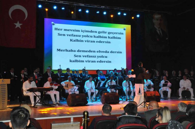 Akşehir Belediyesi TSM korosundan konser