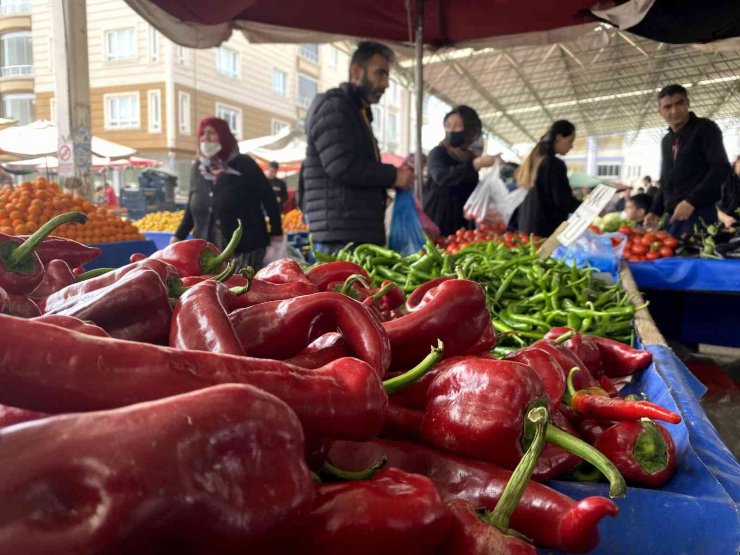 Aksaray’da semt pazarlarında Ramazan yoğunluğu