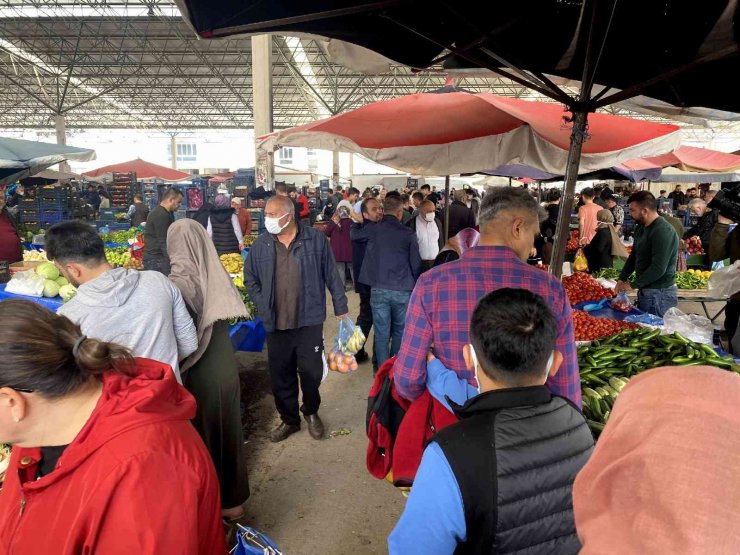 Aksaray’da semt pazarlarında Ramazan yoğunluğu