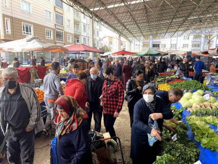 Aksaray’da semt pazarlarında Ramazan yoğunluğu