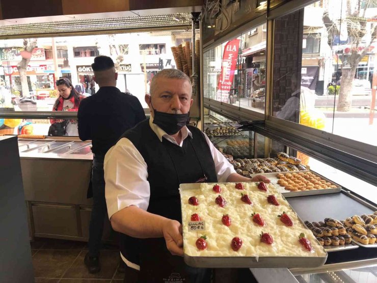 Ramazan ayının vazgeçilmezi güllaç tezgâhtaki yerini aldı