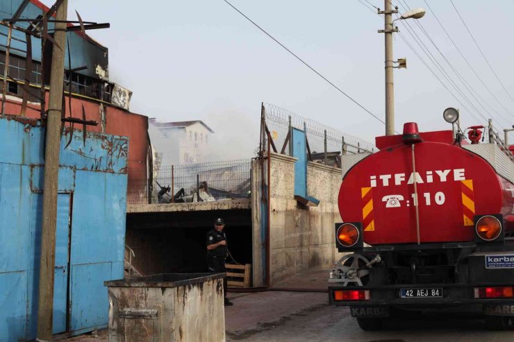 Konya’da korkutan fabrika yangını