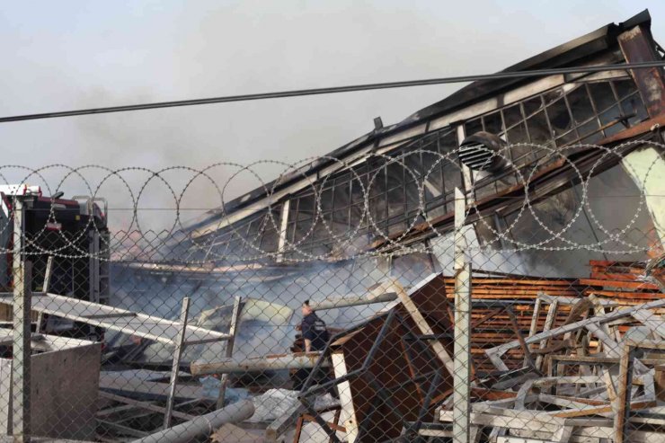 Konya’da korkutan fabrika yangını