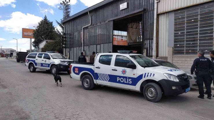 Polisten kaçtığı aracını iş yerine saklarken yakalandı