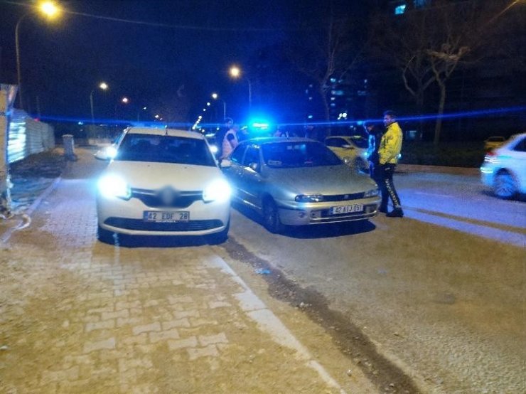 Polisin dur ihtarına uymayan ehliyetsiz sürücü kovalamaca sonucu yakalandı