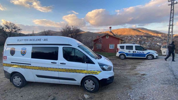 Sobadan sızan gazdan zehirlenen anne ve kızı son yolculuğuna uğurlandı