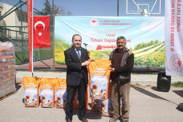 Konya’da üreticilere yüzde 75’i hibe destekli yağlık ayçiçek tohumu dağıtıldı