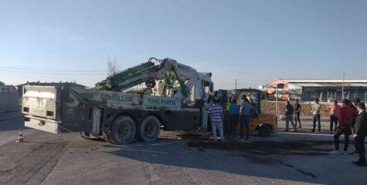 Konya’da servis minibüsü ile vinç çarpıştı: 18 yaralı