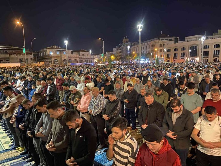 Konya’da Kadir Gecesi coşkusu