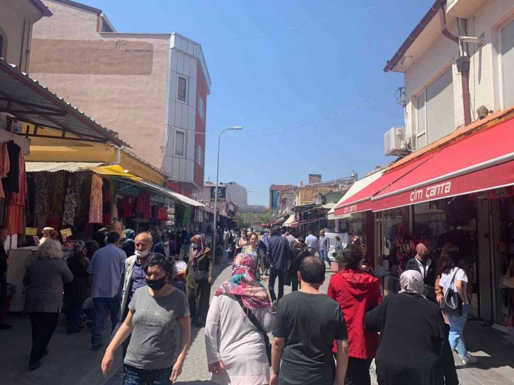 Bayram öncesi giyim işletmelerinde yoğunluk