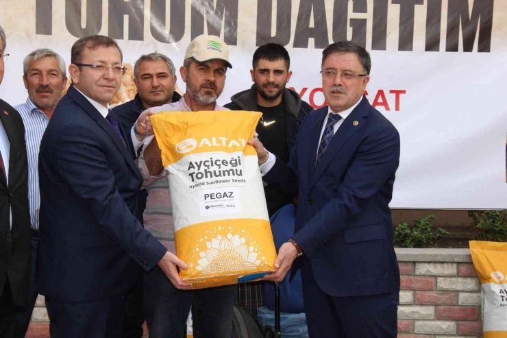 Yozgat’ta bin 50 çiftçiye yağlık ayçiçeği ve nohut tohumu dağıtıldı