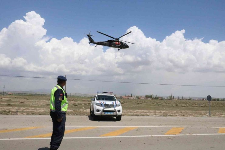 Aksaray’da jandarma bayram öncesi trafiği hem havadan hem de karadan denetliyor