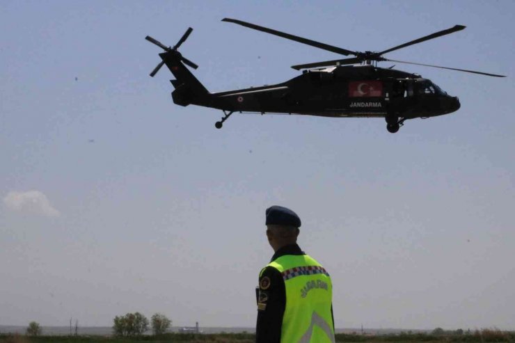 Aksaray’da jandarma bayram öncesi trafiği hem havadan hem de karadan denetliyor