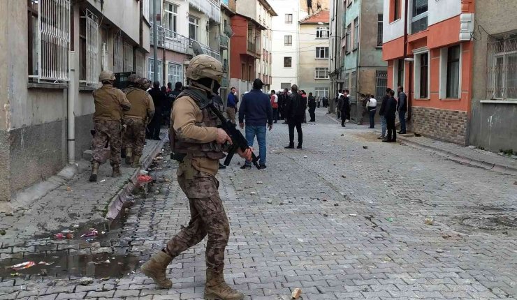 Havaya rastgele ateş etti, özel harekat polisi yakaladı