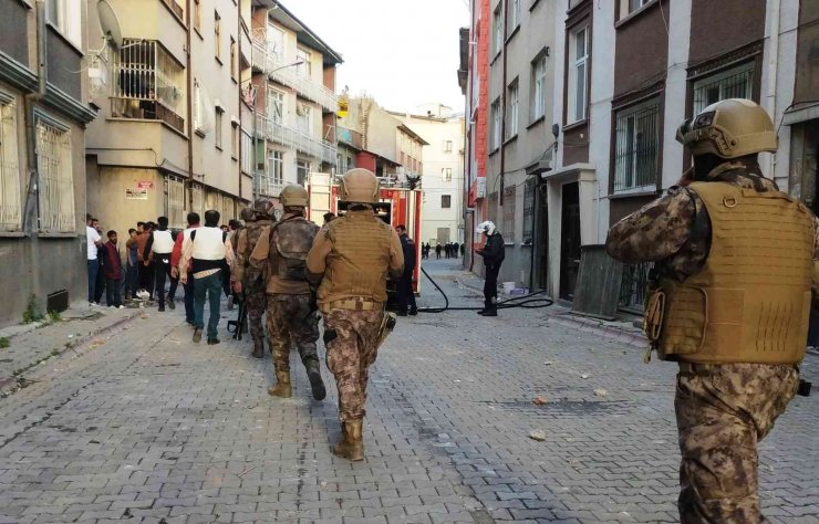 Havaya rastgele ateş etti, özel harekat polisi yakaladı