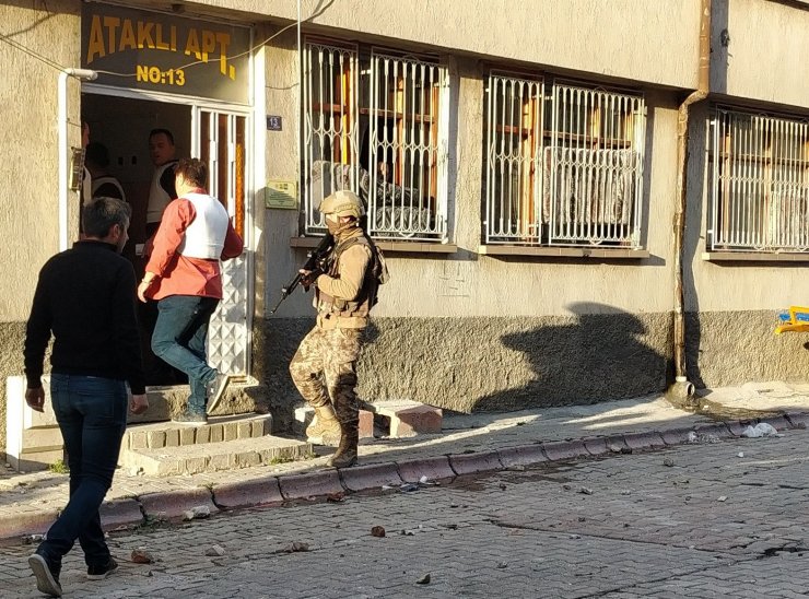 Havaya rastgele ateş etti, özel harekat polisi yakaladı