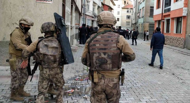 Havaya rastgele ateş etti, özel harekat polisi yakaladı