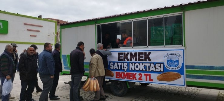 Geri adım atmayacağız diyen başkan, ekmek fiyatını 2 TL’ye indirdi