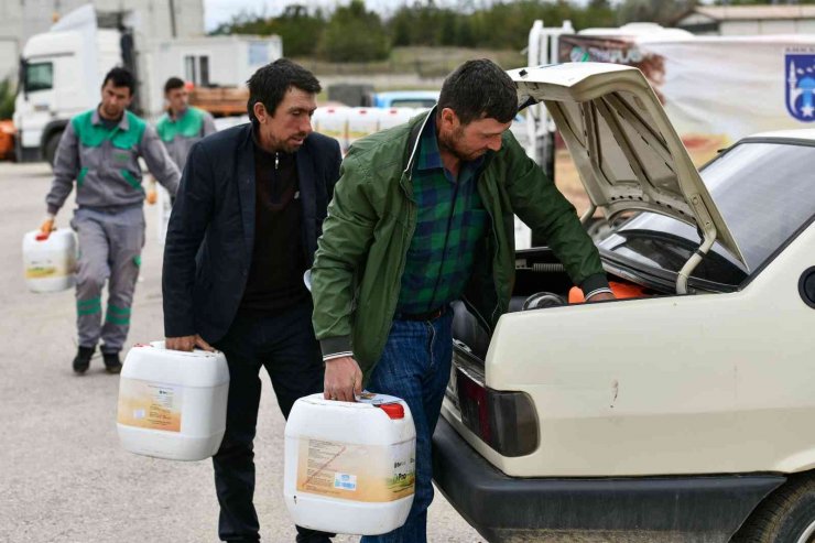 Çiftçilere sıvı gübre desteği devam ediyor