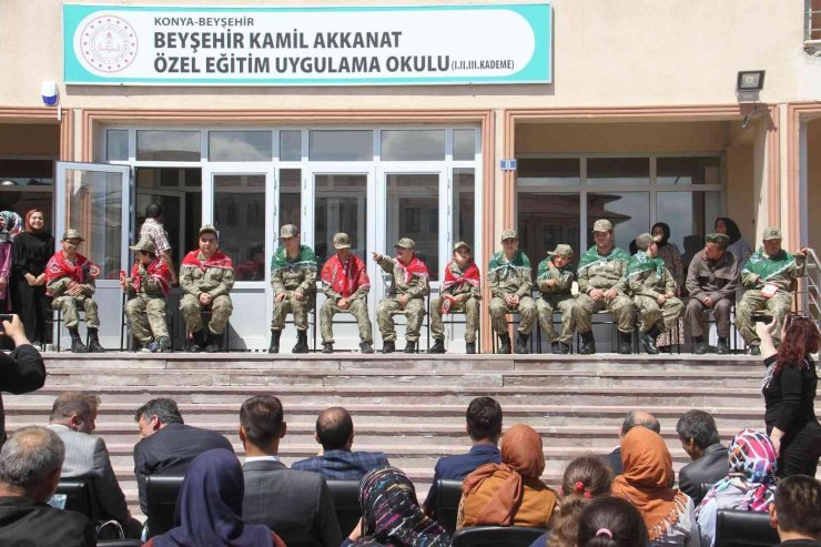 Özel öğrenci kınalı kuzuların temsili askerlik coşkusu