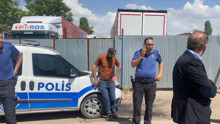 Aksaray’da bıçaklı kavga: 2 yaralı